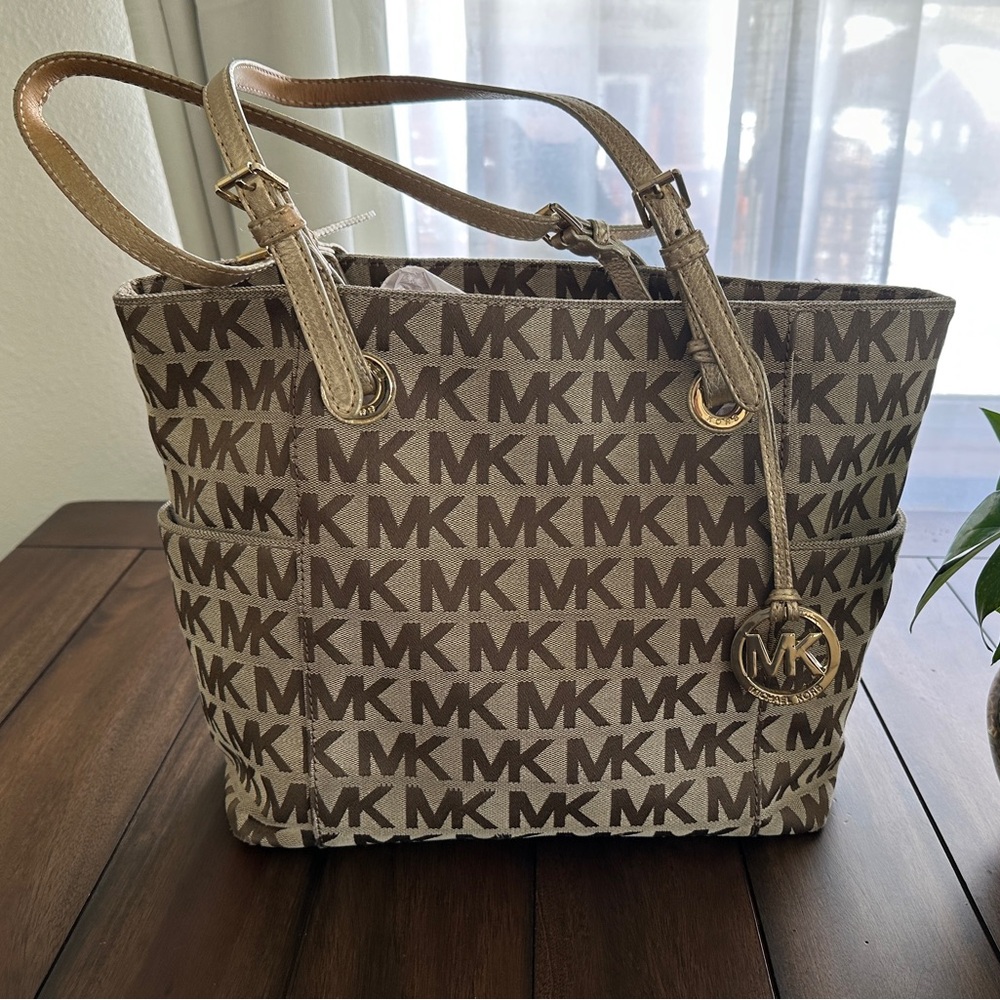 Michael Kors Cream & Brown Signature Logo Shoulder Tote Bag EUC